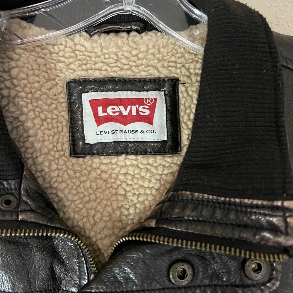 Levi's Bomber Jacket Mens Brown Faux Leather Sherpa Lined Good Condition Utility